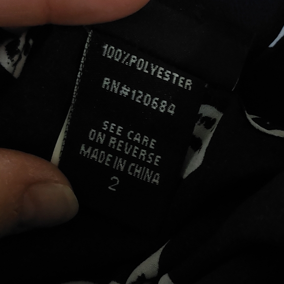 Torrid 2X Plus Size Lip Print Black & White Georgette Sheer Edgy Tank Top Blouse - Picture 9 of 10